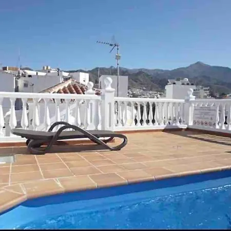 Picasso - Spacious In Old Town Apartament Nerja