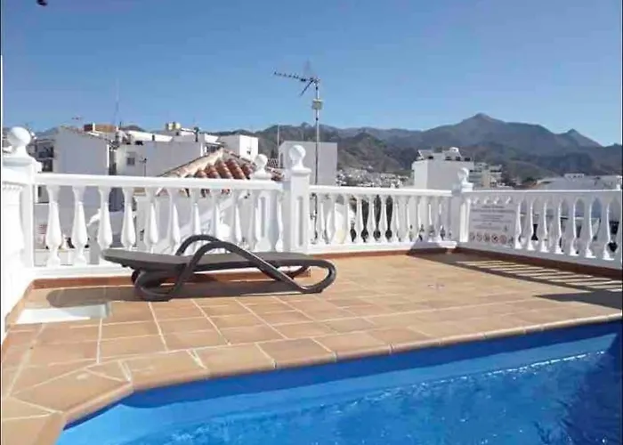 Picasso - Spacious In Old Town Apartament Nerja